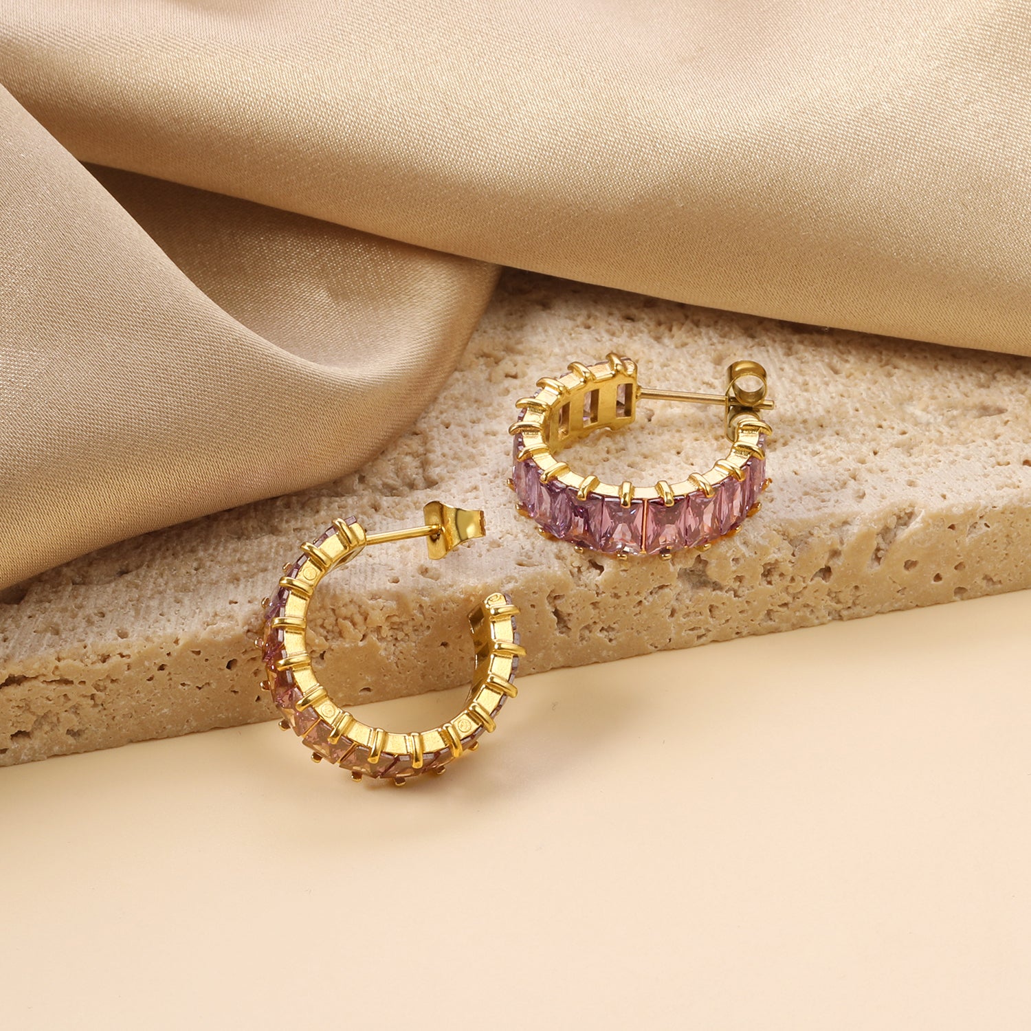 C-vormige oorbellen met twee grepen en zirkonium