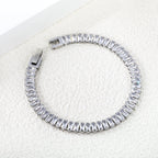 Bracelet à fermoir rectangulaire multi-diamants