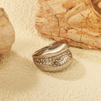 Dubbellaagse gehamerde gouden ring