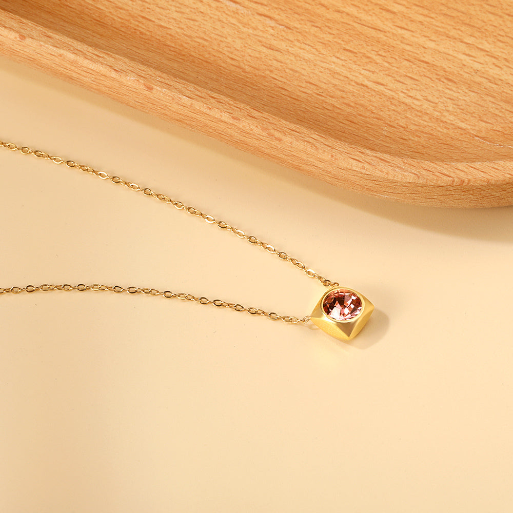 Collier pendentif carré à cinq couleurs