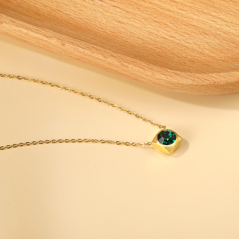 Collier pendentif carré à cinq couleurs