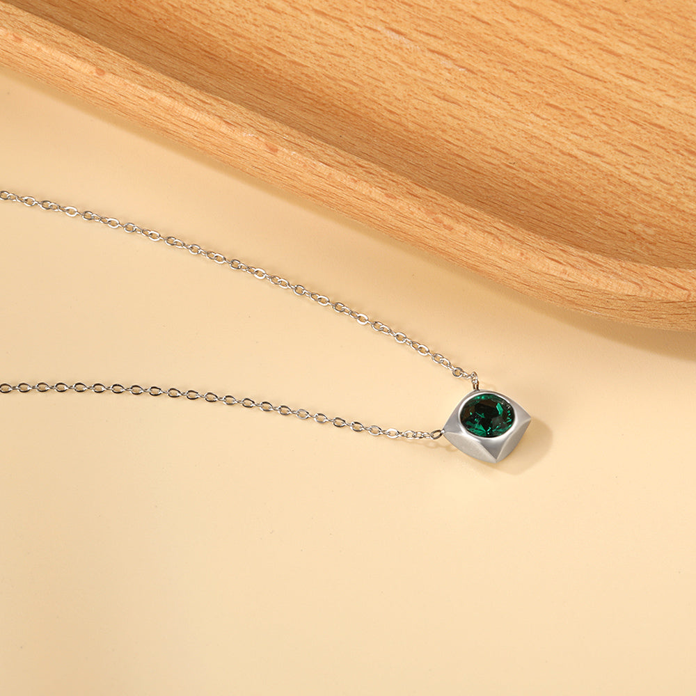 Collier pendentif carré à cinq couleurs