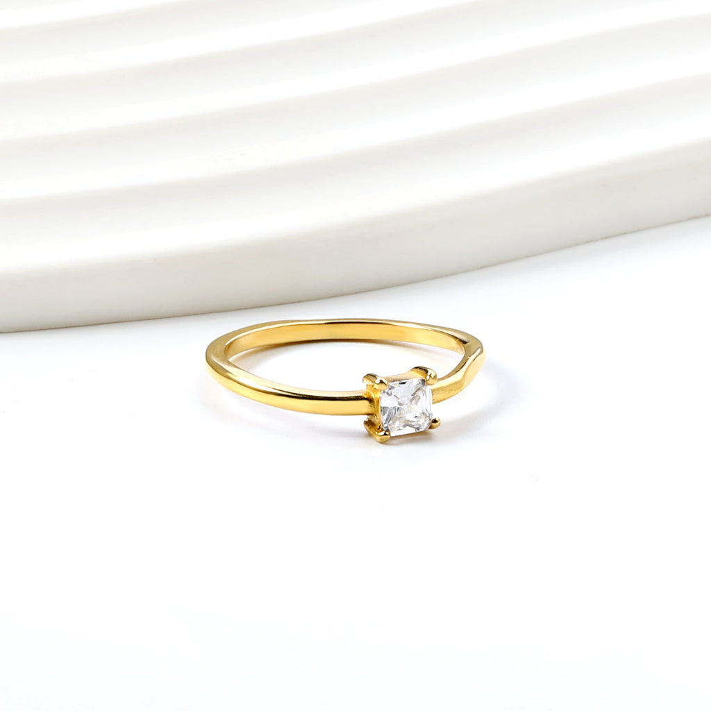 Klauw vierkante diamanten ring