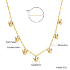 Ensemble de colliers à breloques – Coquillage, cerise, couronne et libellule