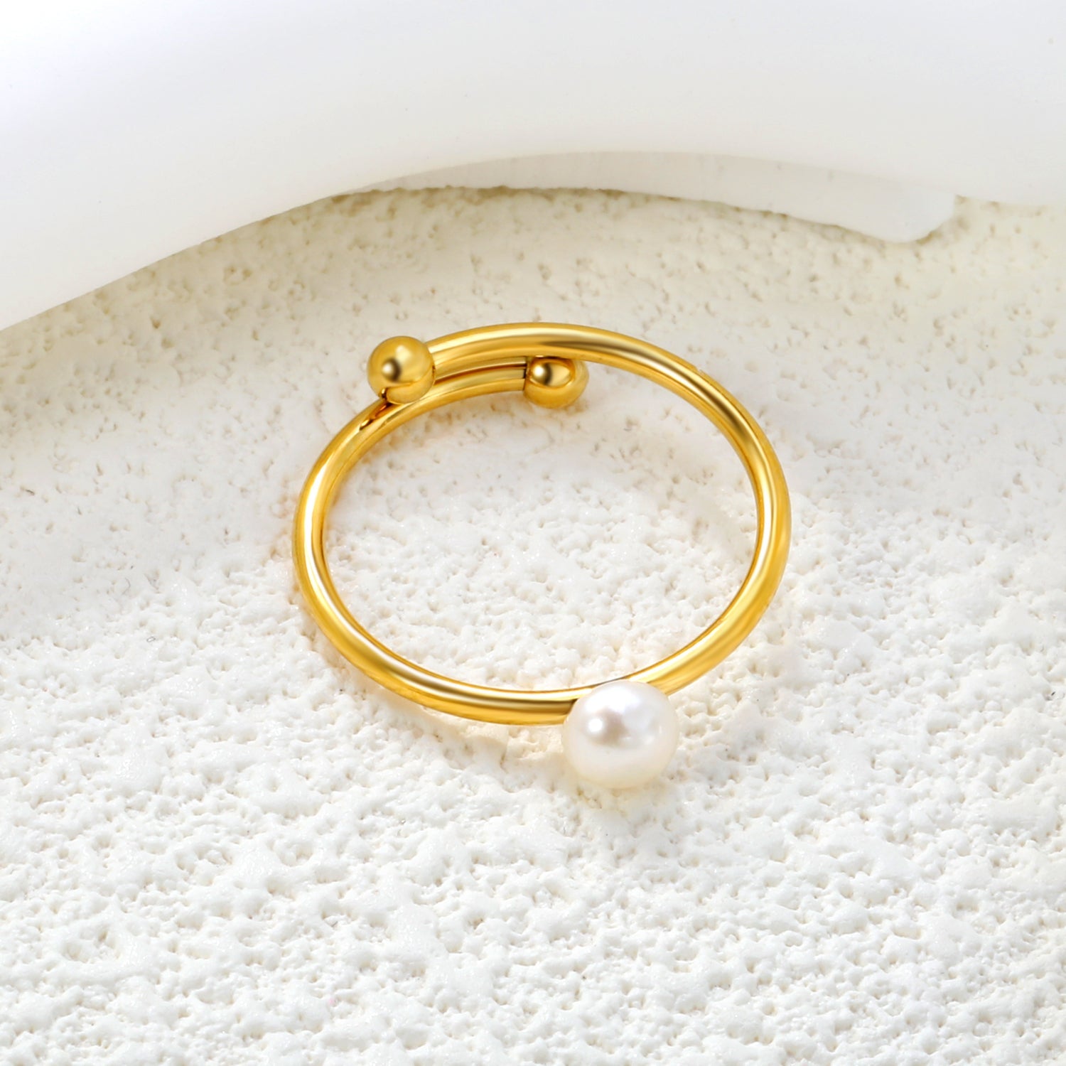 Verstelbare ring met zoetwaterparels