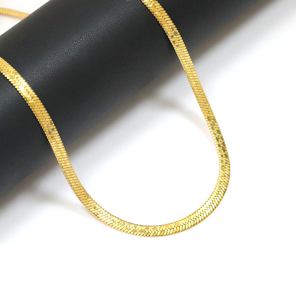 Ketting met verbrijzelde bloemen