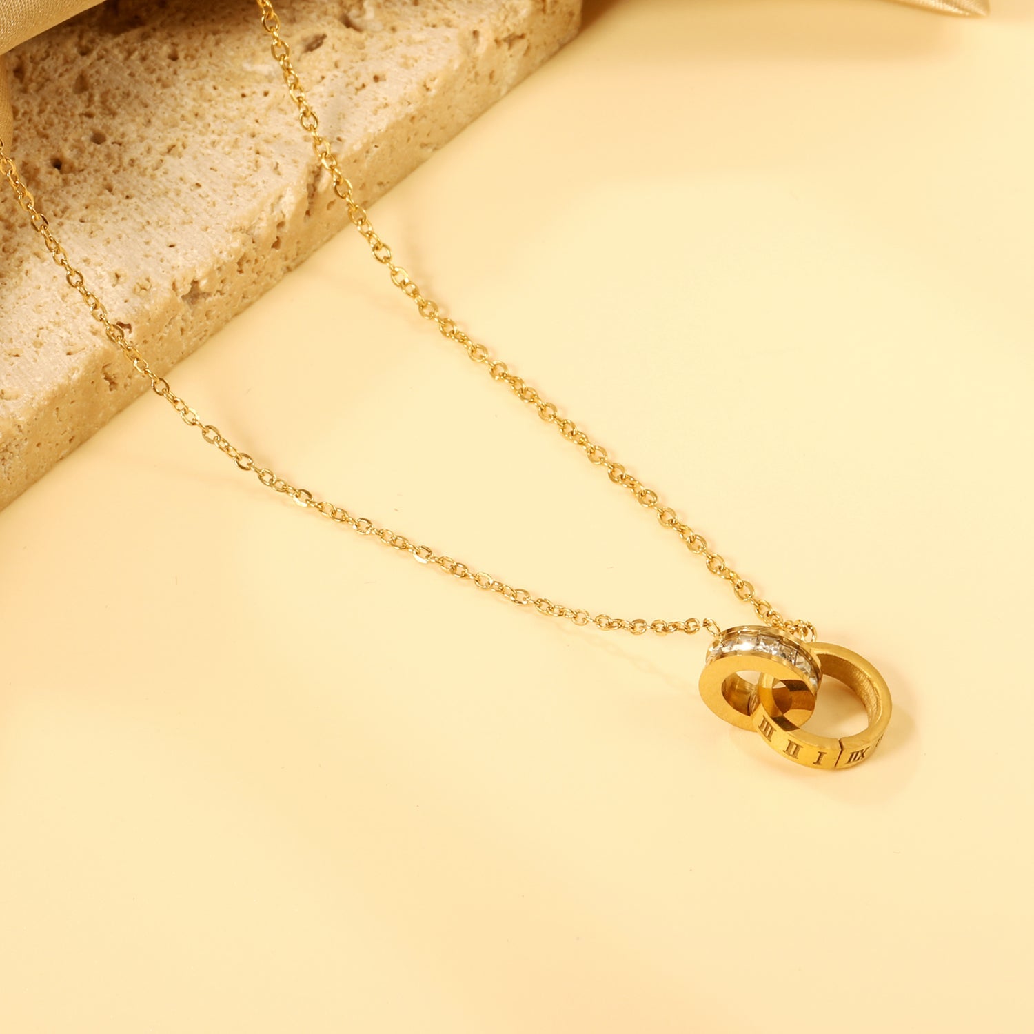 Dubbele cirkel diamant &amp; Romeinse cijfers ketting