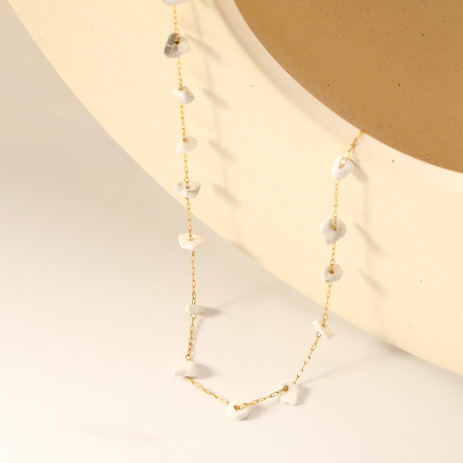 Gouden edelsteen kruisketting