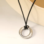 Holle cirkel hanger leren band ketting