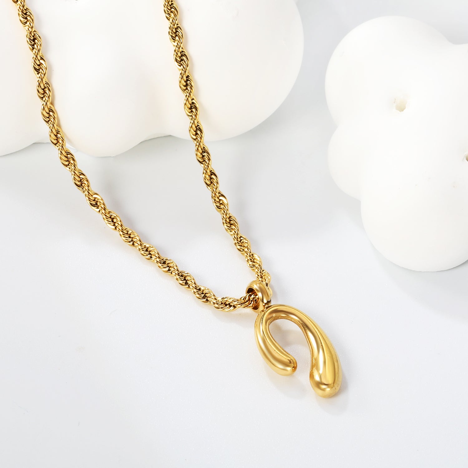 Lange en korte N-vormige hangerketting