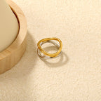 Tweekleurige gebogen in elkaar grijpende ring