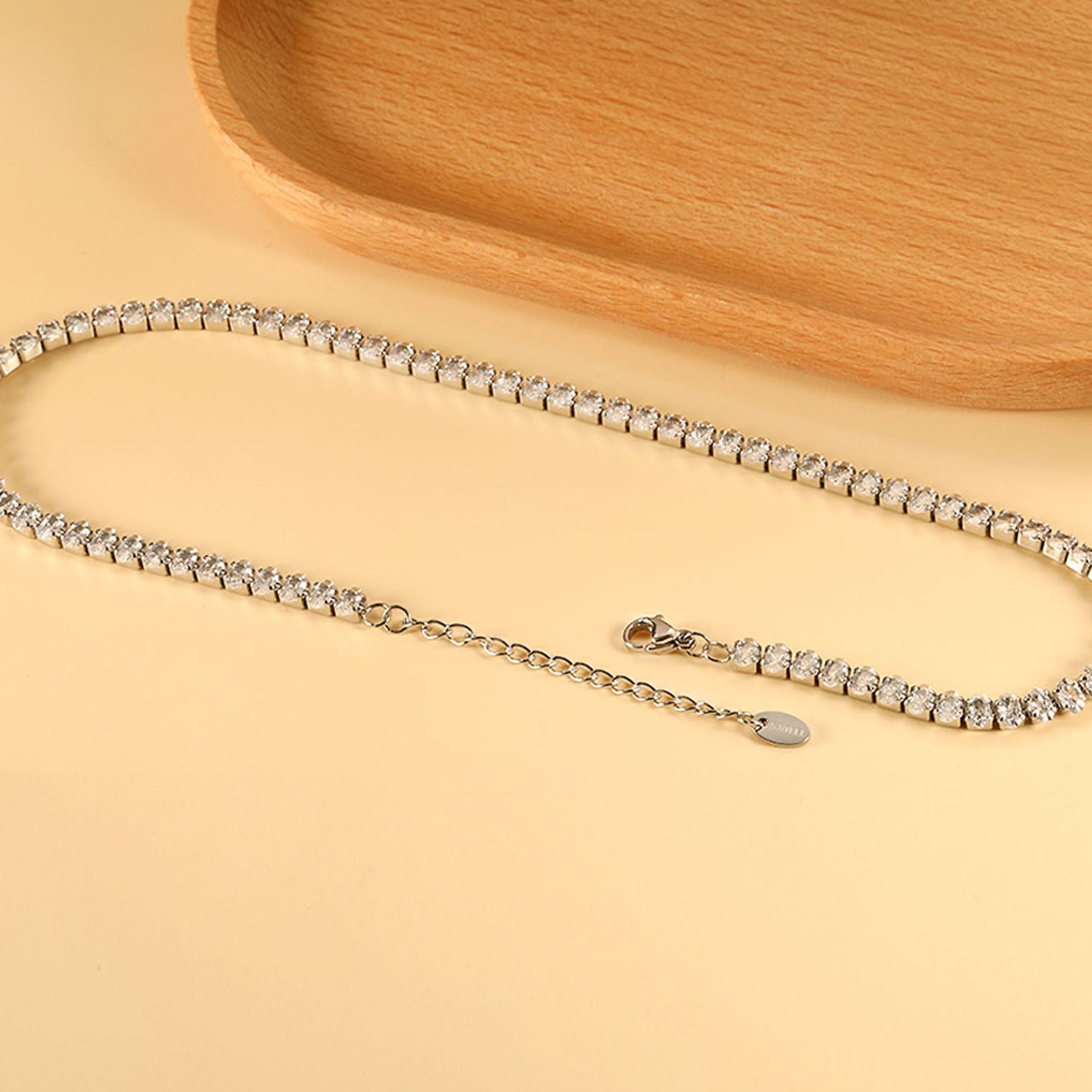 Ovale veelkleurige diamanten sluiting ketting