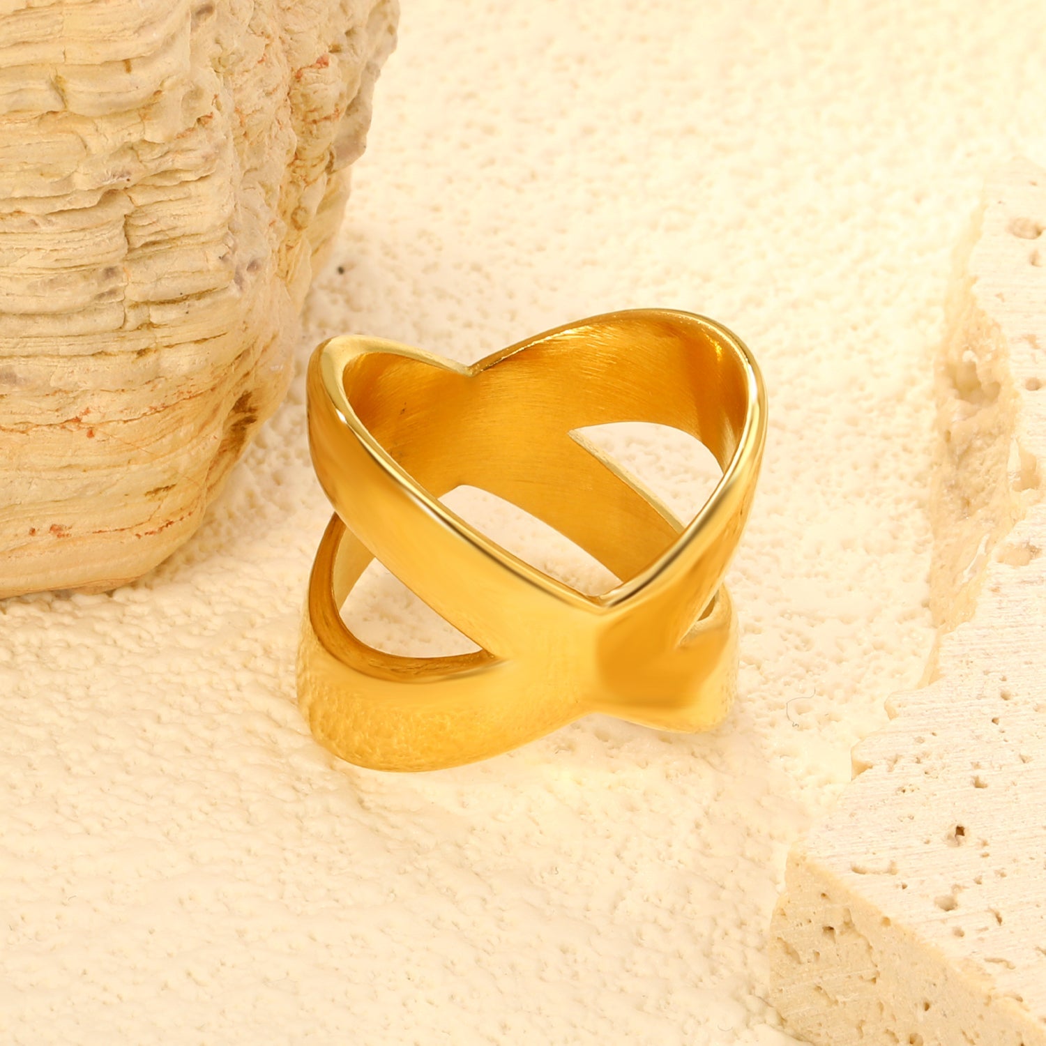 Onregelmatige gouden statement ring
