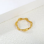 Onregelmatige glanzende golfring