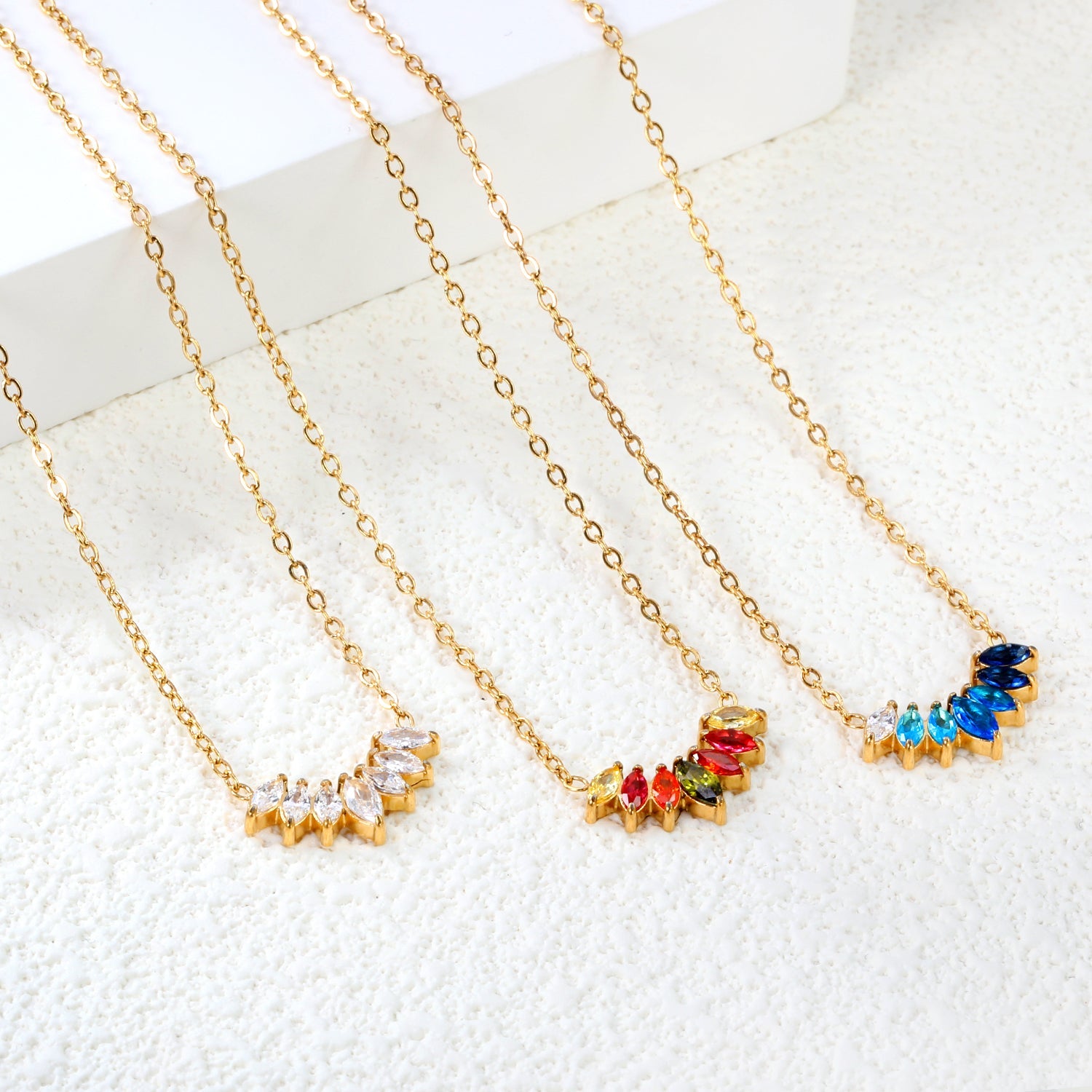 Ketting met diamanten en zirkonium hanger