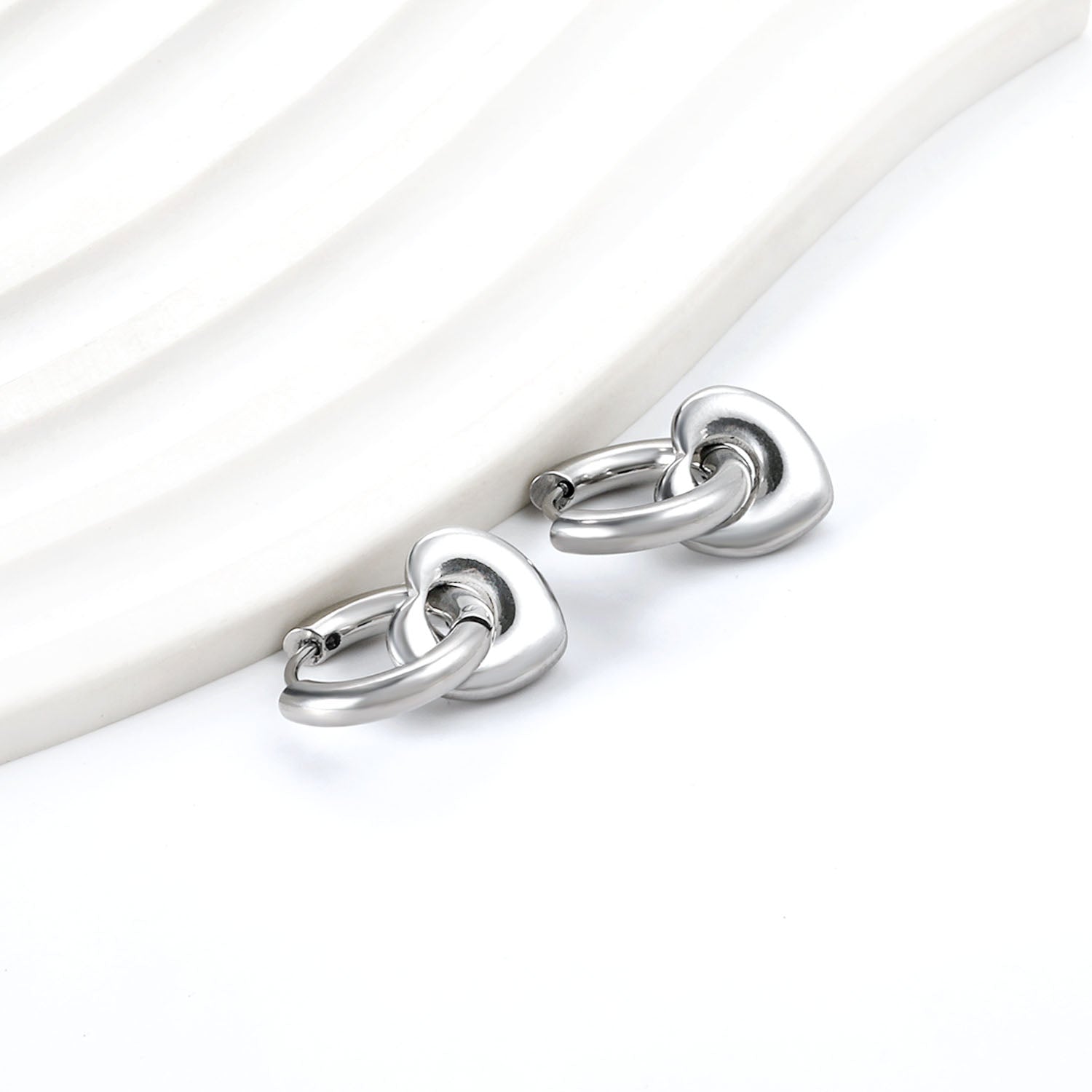 Hartvormige cirkeloorbellen