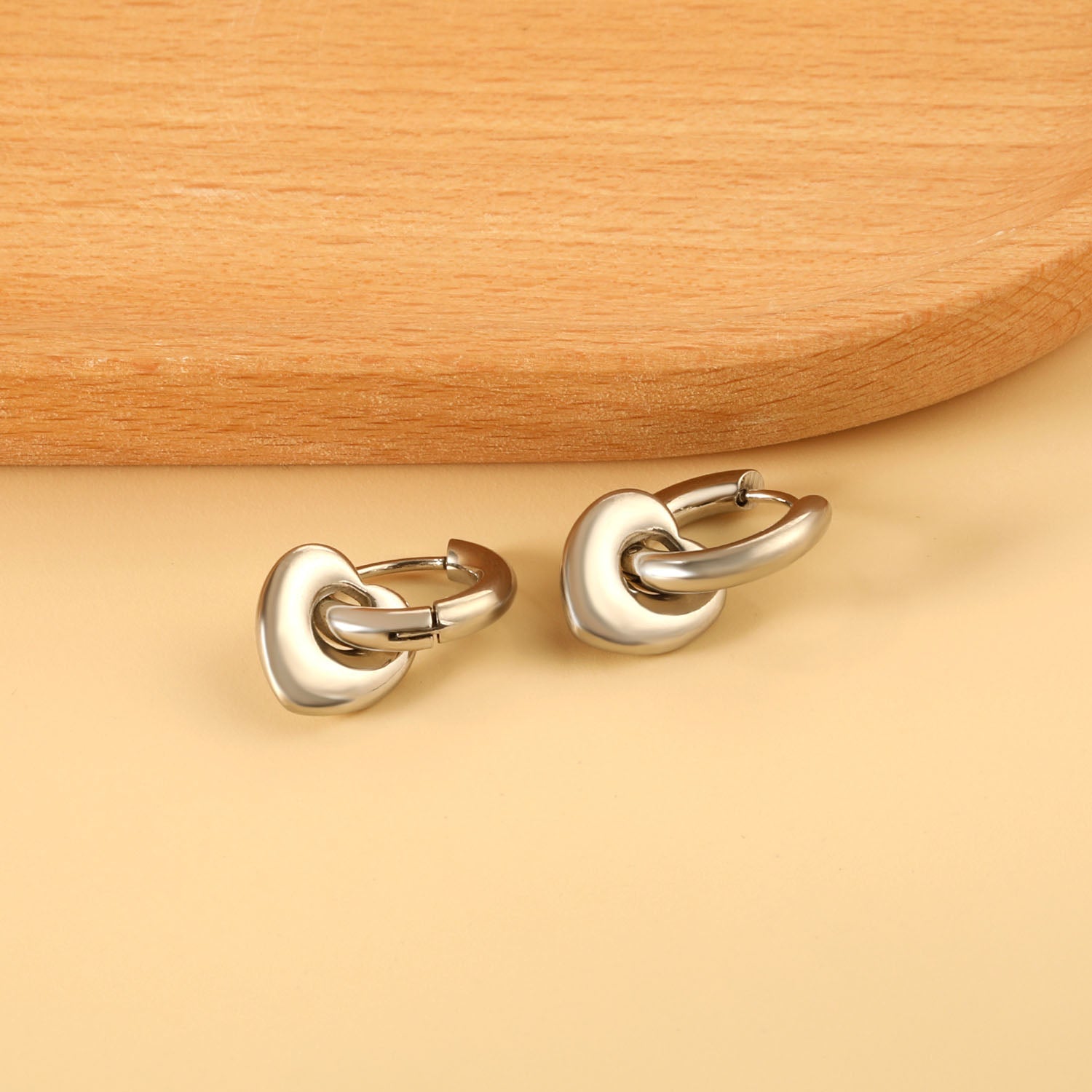 Hartvormige cirkeloorbellen