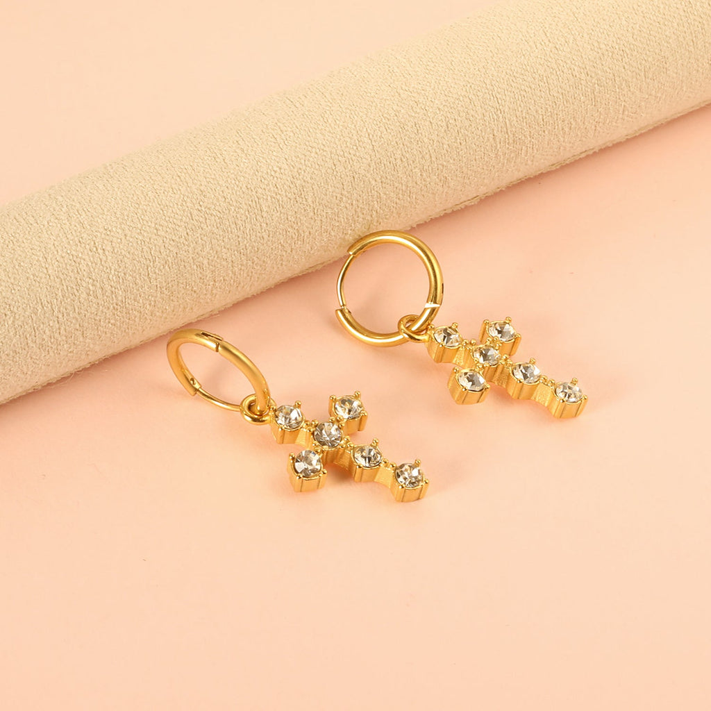 Kruis witte diamanten oorbellen