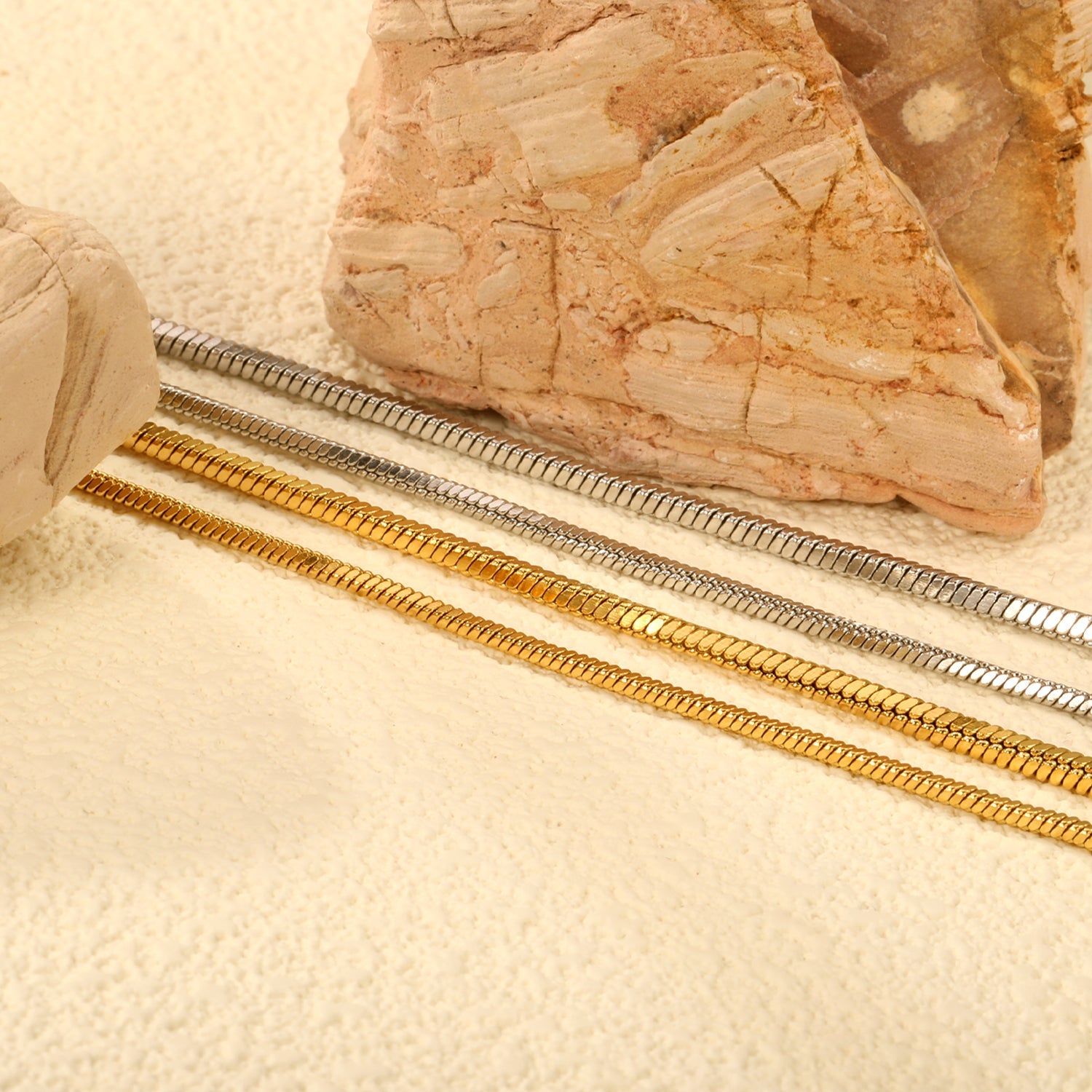 Bracelet chaîne en os de serpent carré