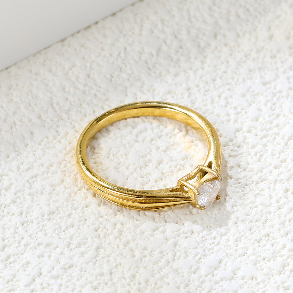 Minimalistische bandring met witte ronde diamanten