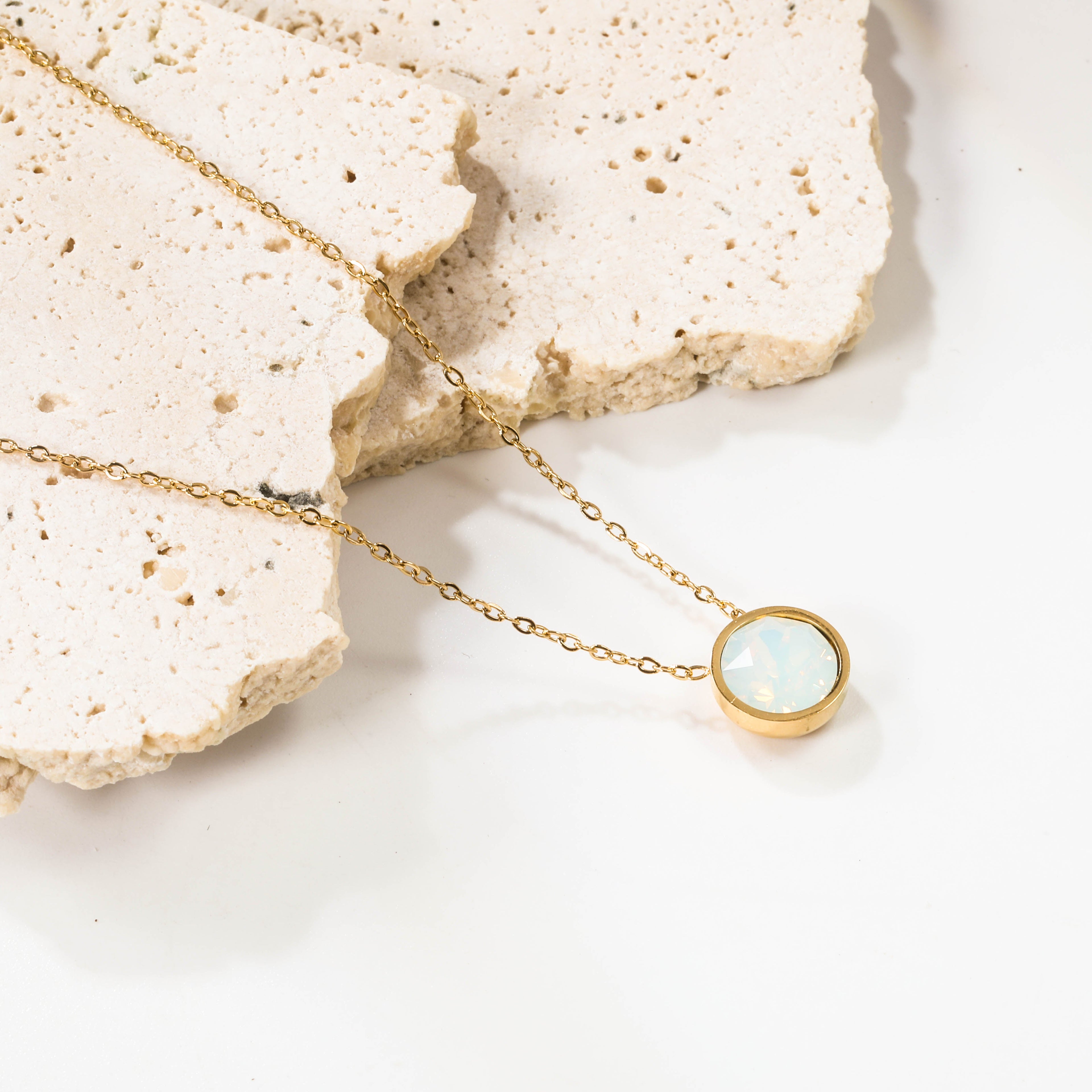 Ronde veelkleurige opaal hanger ketting