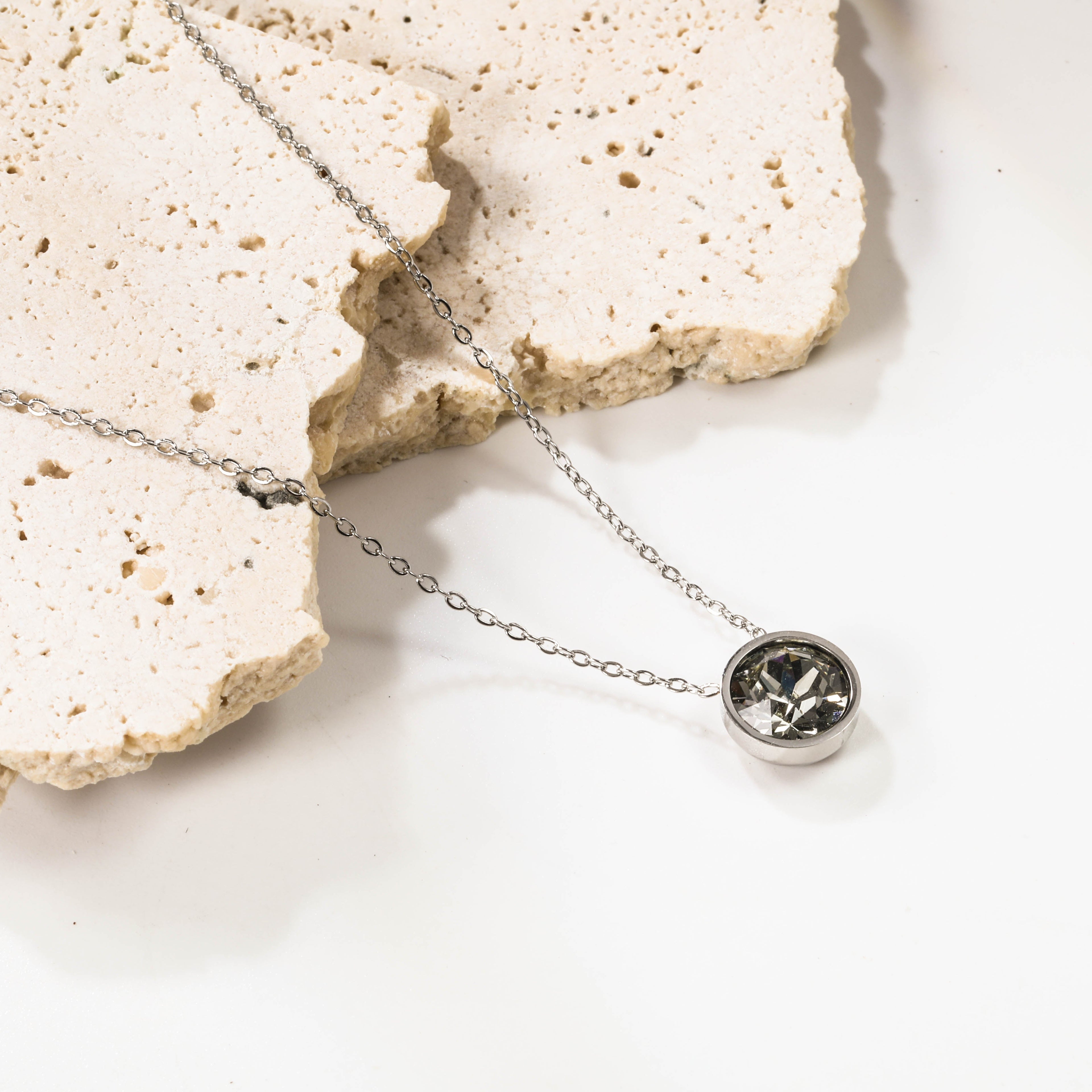 Ronde veelkleurige opaal hanger ketting