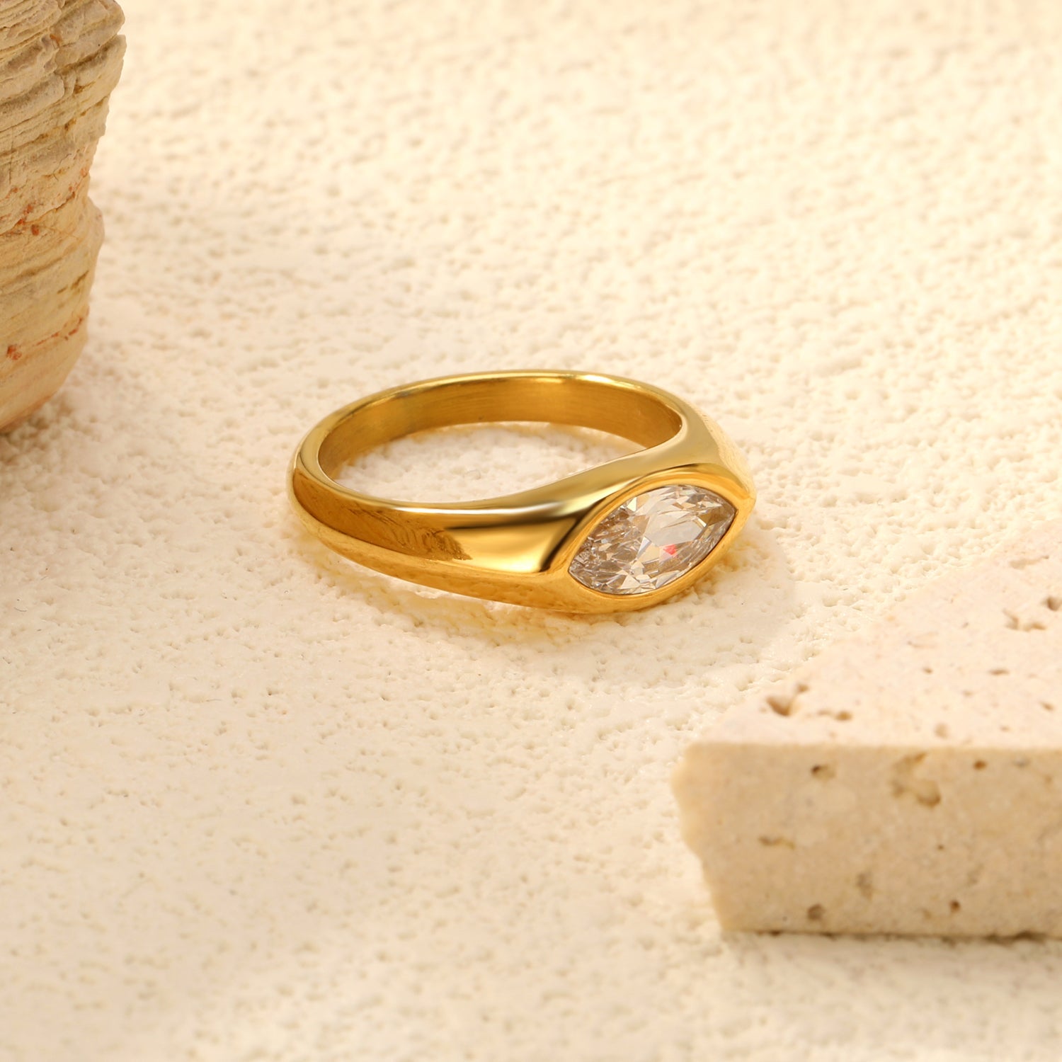 Witte zirkonia inlegring