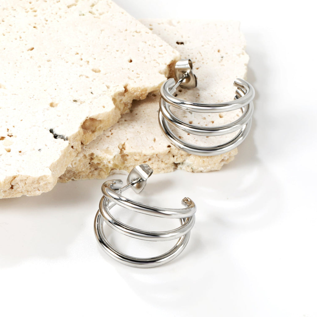 Laag C-ring oorbellen