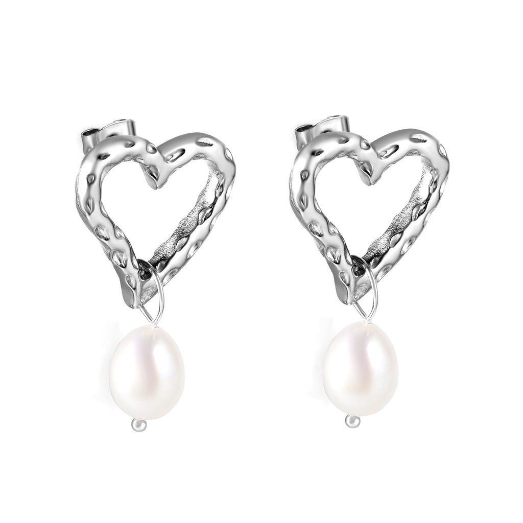 Hartvormige oorbellen met witte parels