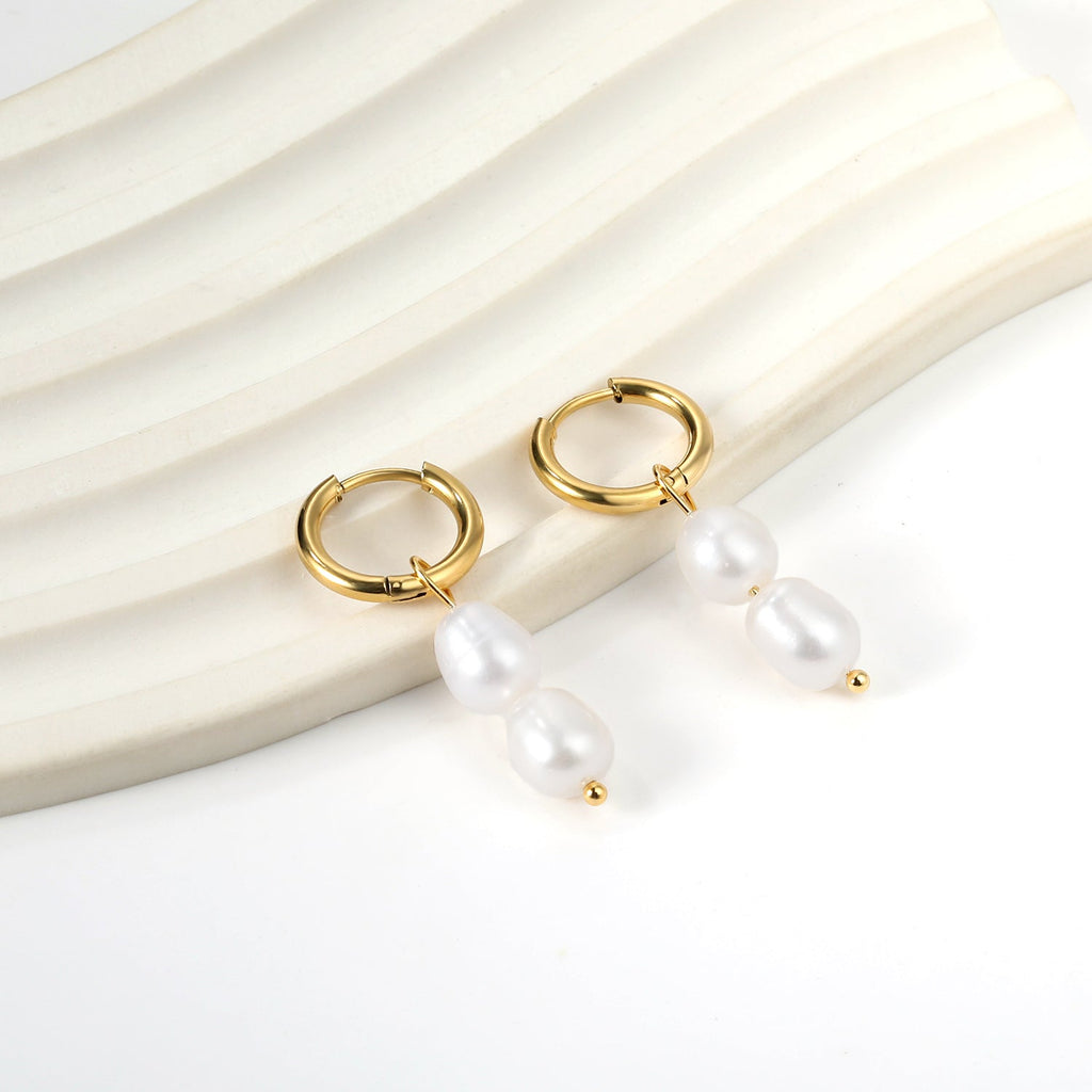 Lentecirkeloorbellen met witte parels