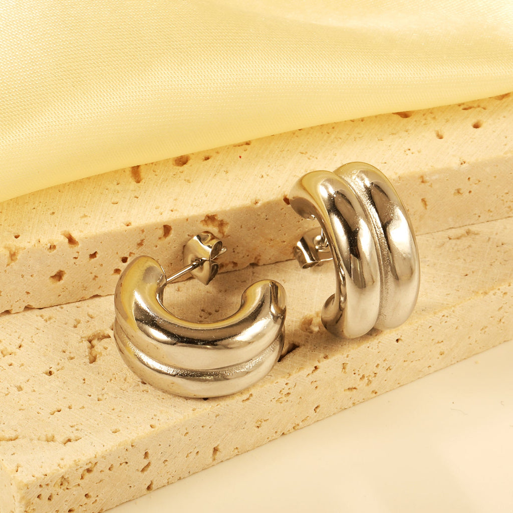 Dubbele C-vormige hoepeloorbellen