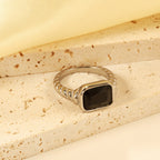 Oversized zwarte diamant ring met schroefdraad