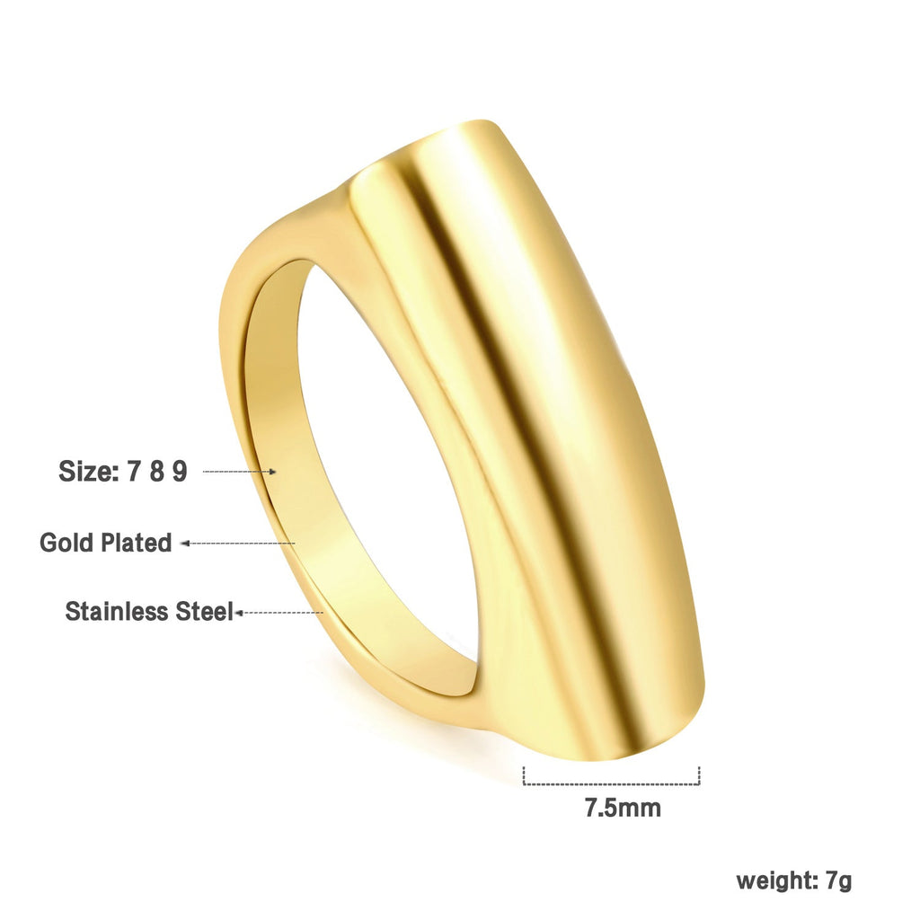 Bague cylindrique martelée exagérée