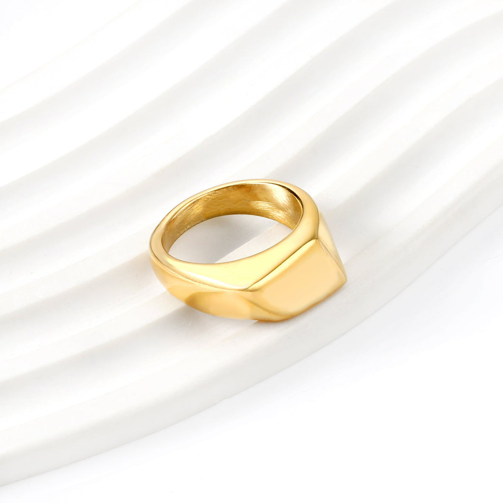 Gladde ring met onregelmatige vierkanten