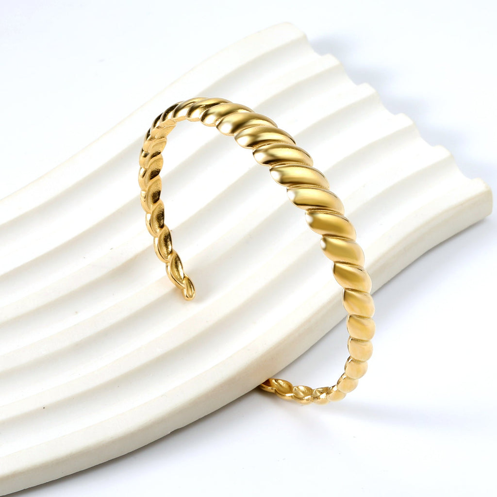 Open gedraaide patroonarmband