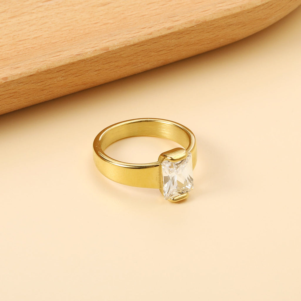 Vierkante solitaire ring met witte diamanten