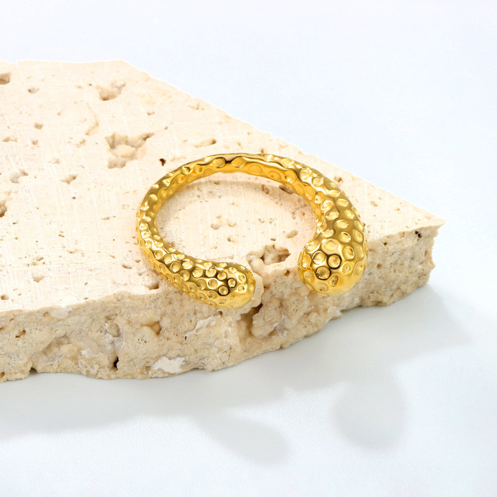 Gouden ring met pit