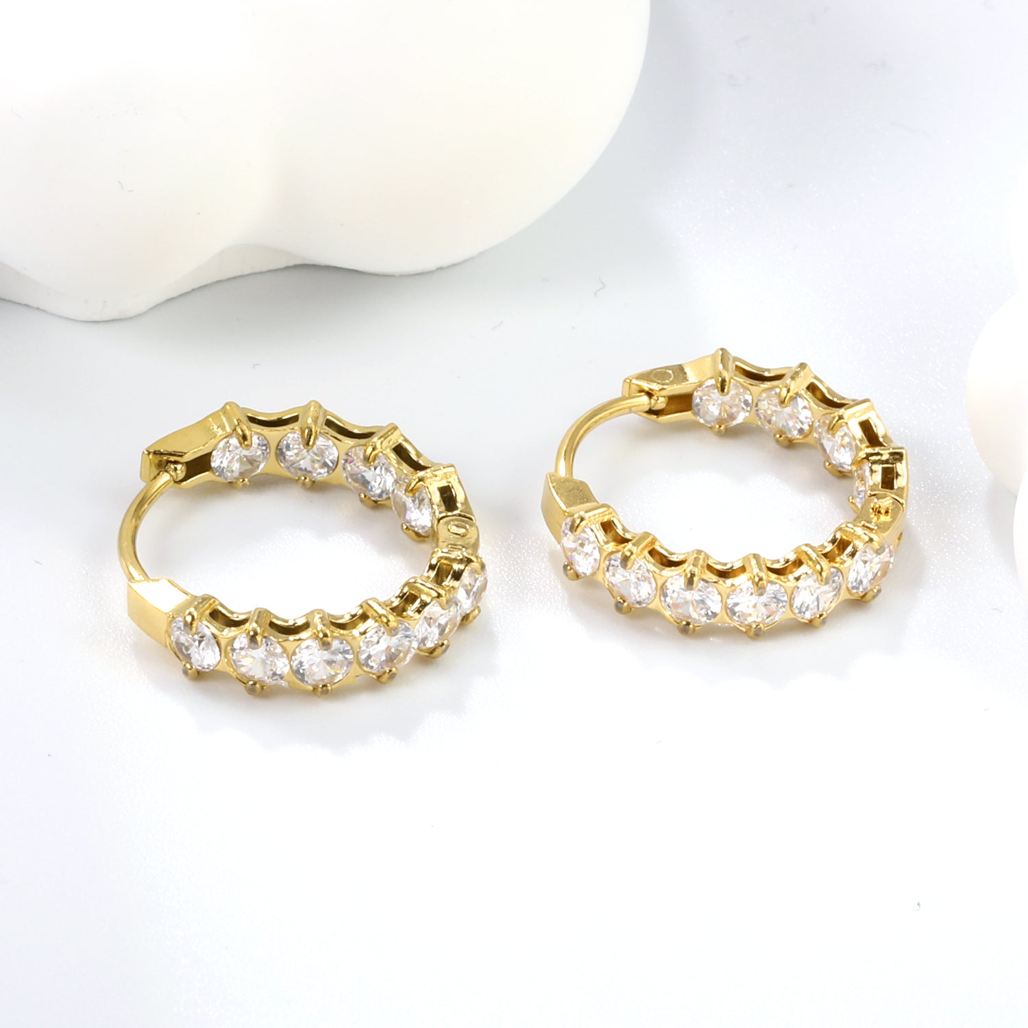 Dikke zirkoon oorclips