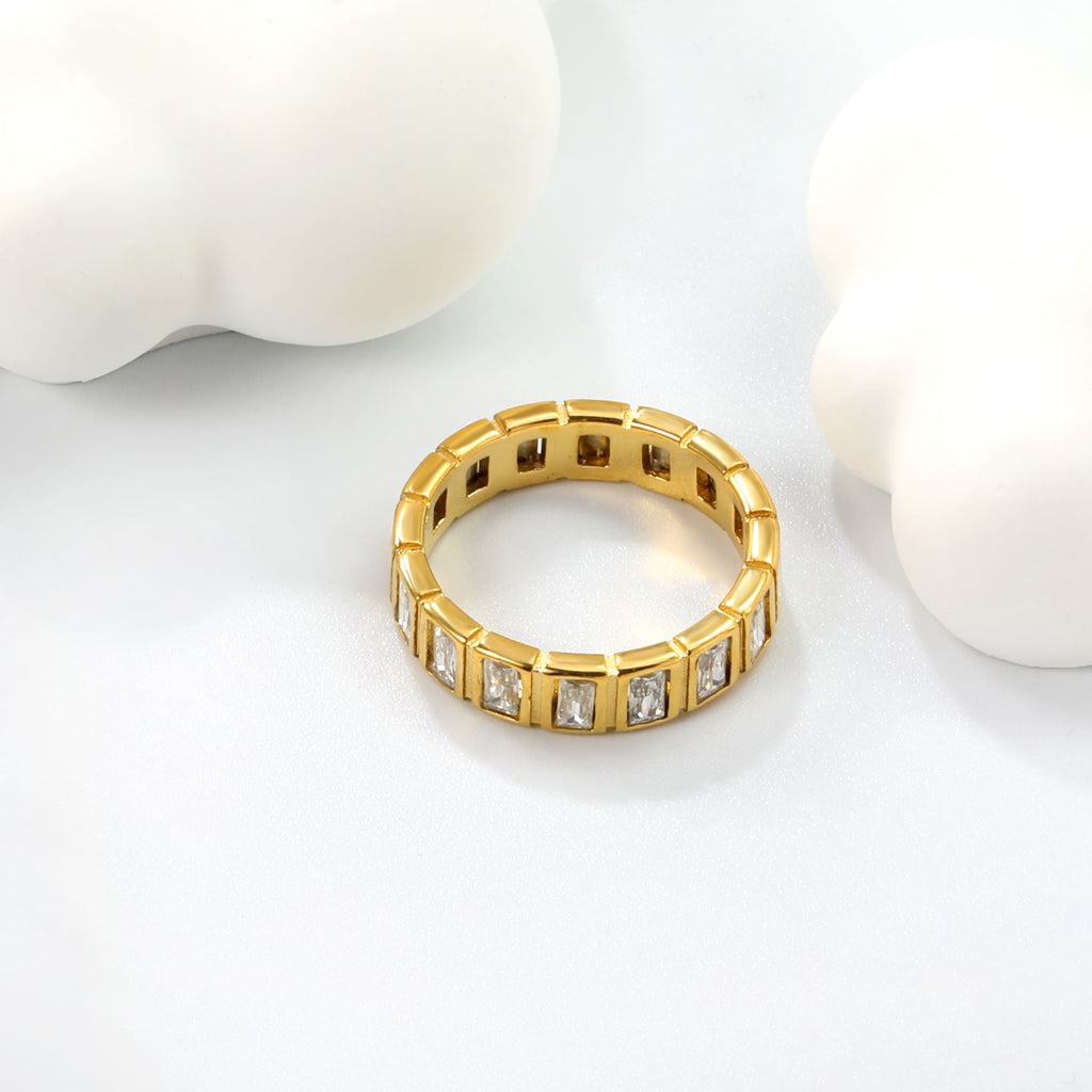 Forward-Facing White Zirconium Ring