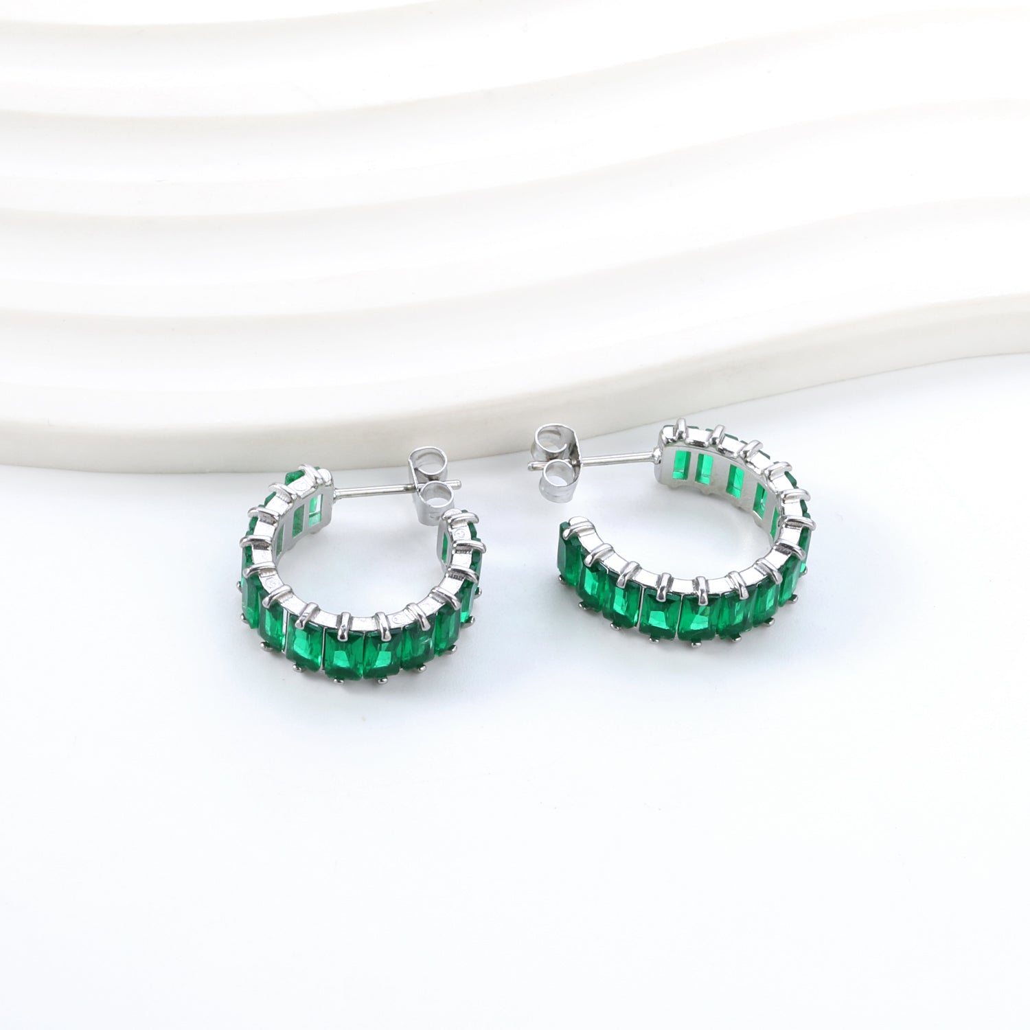 C-vormige oorbellen met twee grepen en zirkonium