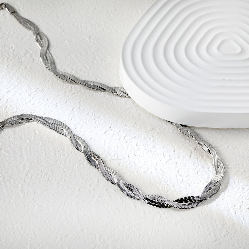 Gekruiste dubbele streng ketting