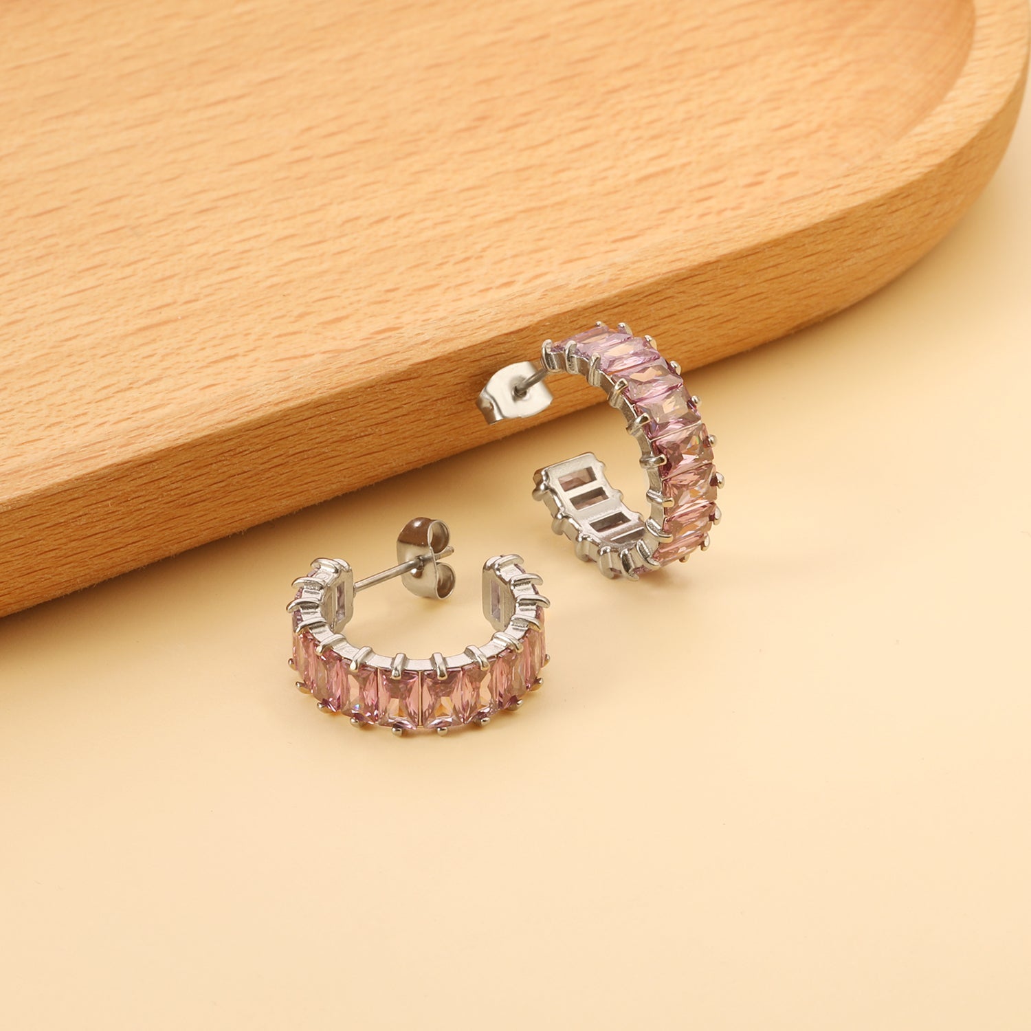 C-vormige oorbellen met twee grepen en zirkonium