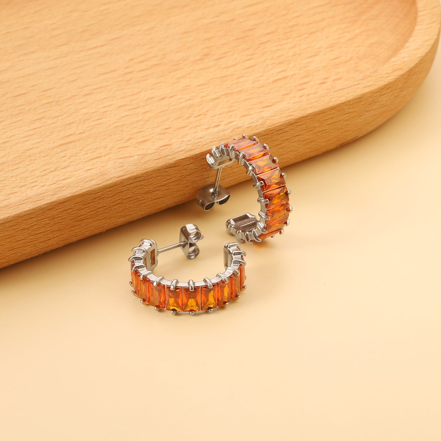 C-vormige oorbellen met twee grepen en zirkonium