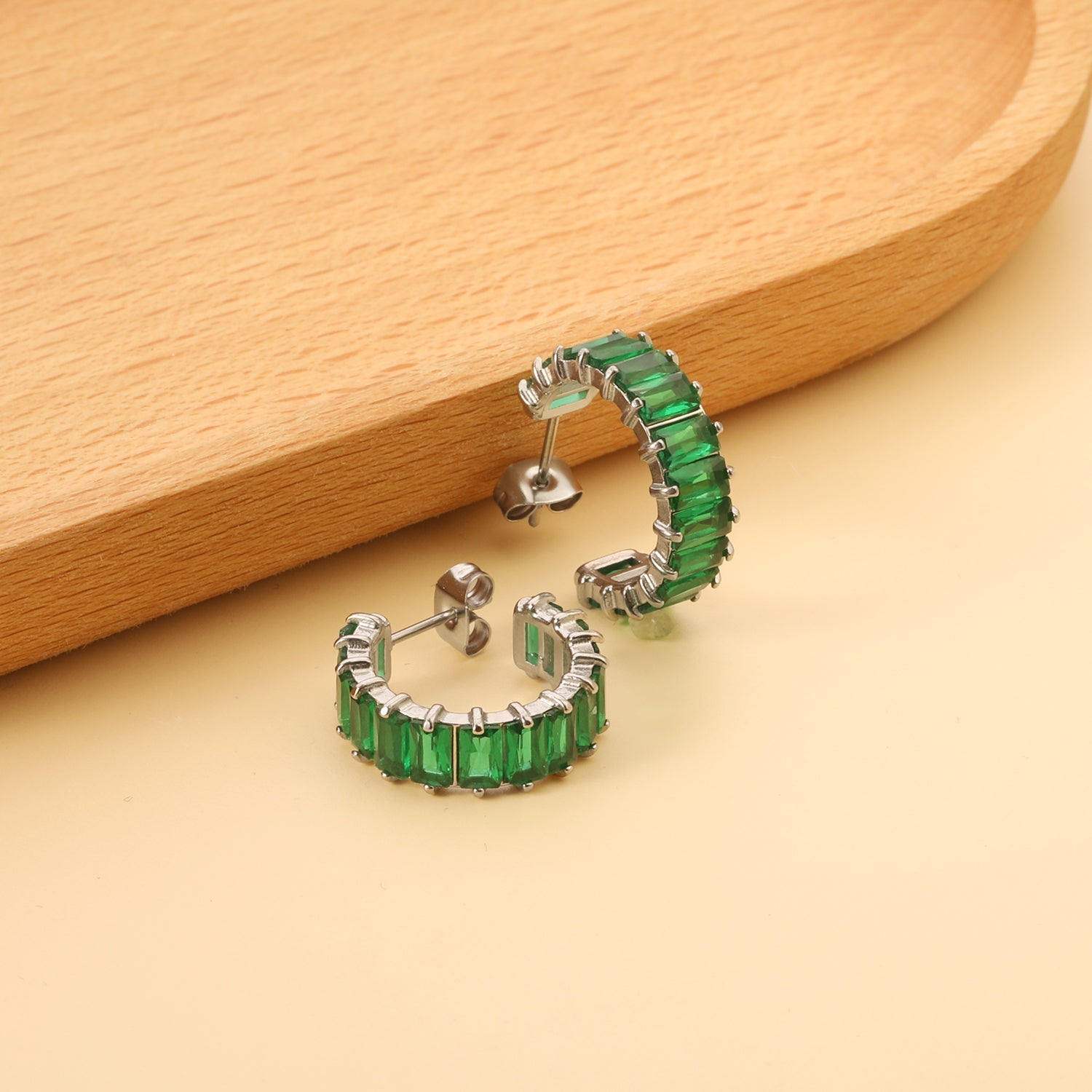 C-vormige oorbellen met twee grepen en zirkonium