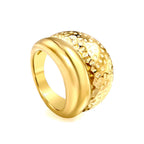 Dubbellaagse gehamerde gouden ring