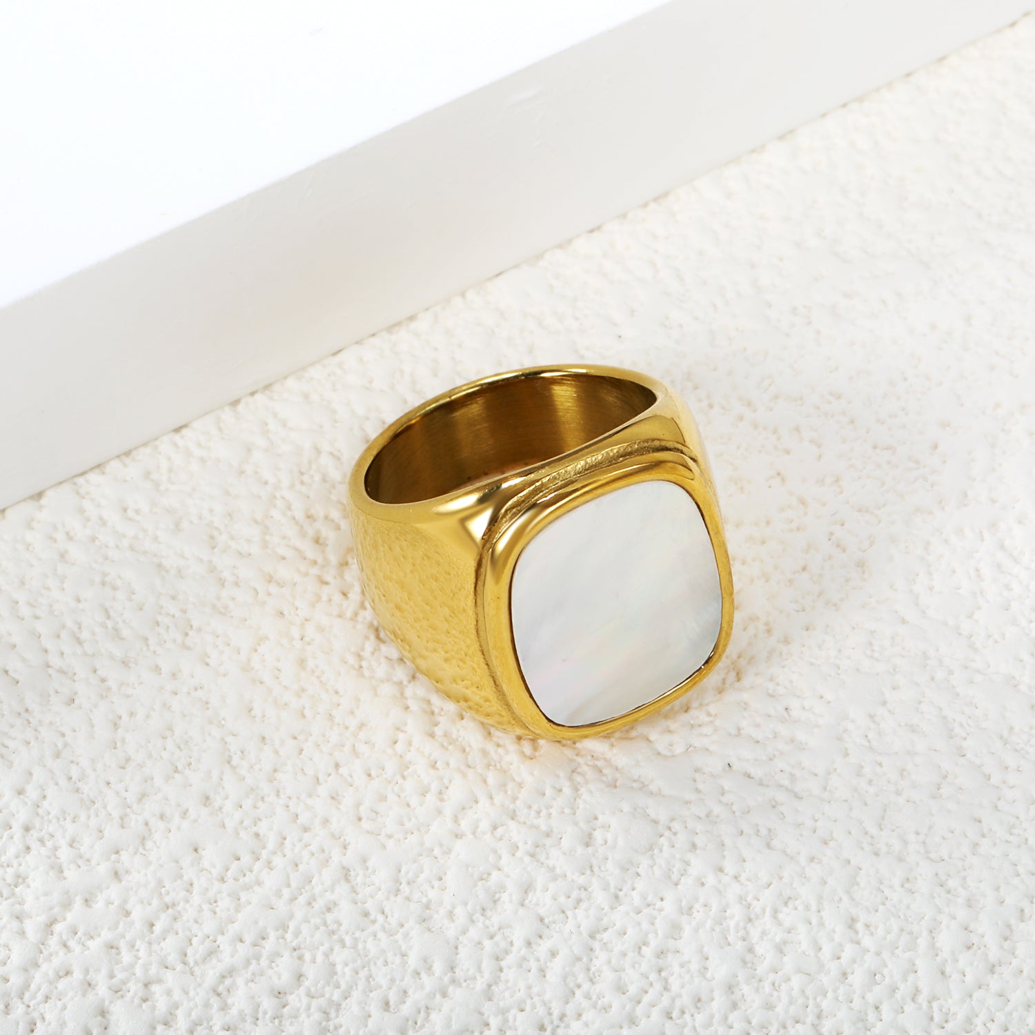 Oversized vierkante schelpring