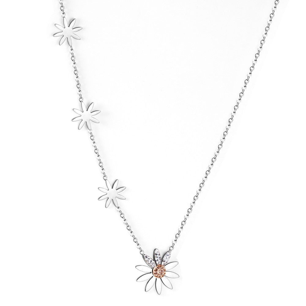 Ketting met madeliefjesbloem en kubieke zirkonia 