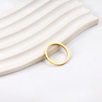 Bague fine de luxe légère