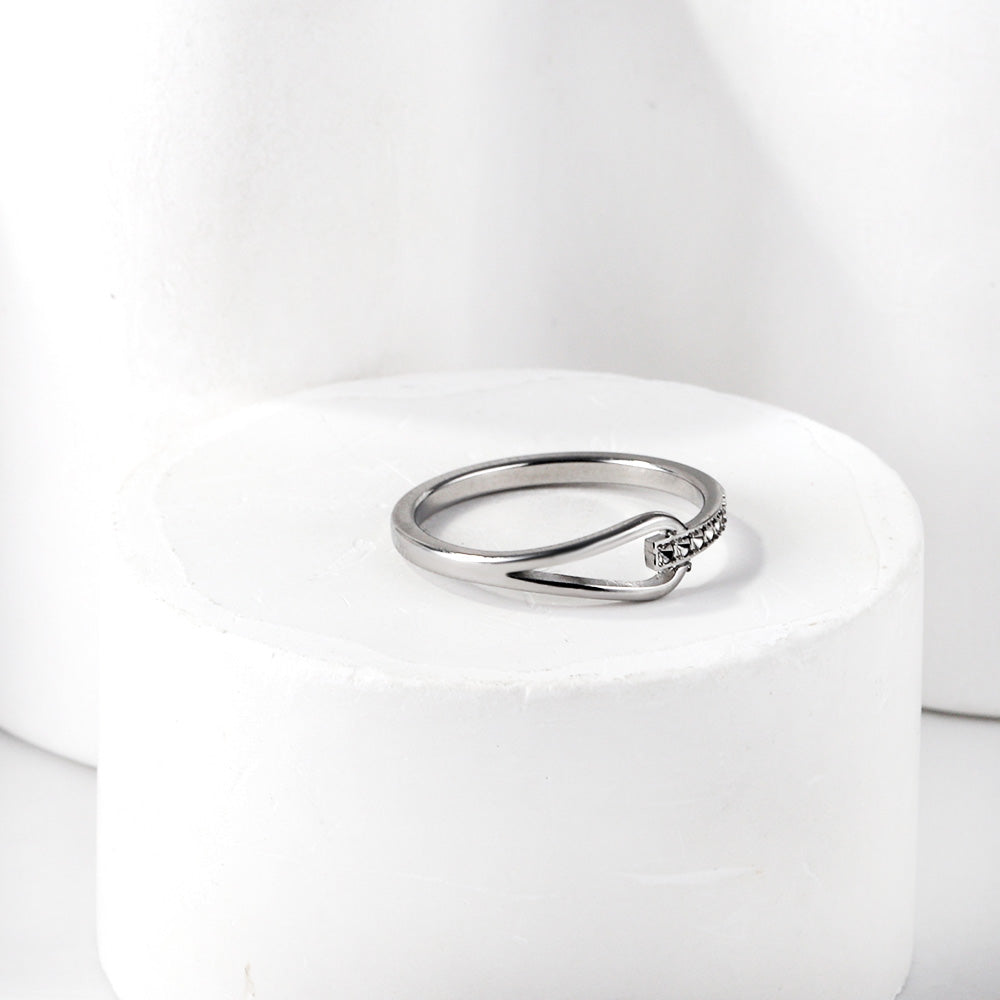 Geometrische diamant waterdruppel holle ring