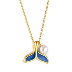 Blauwe visstaart en witte parel hanger ketting